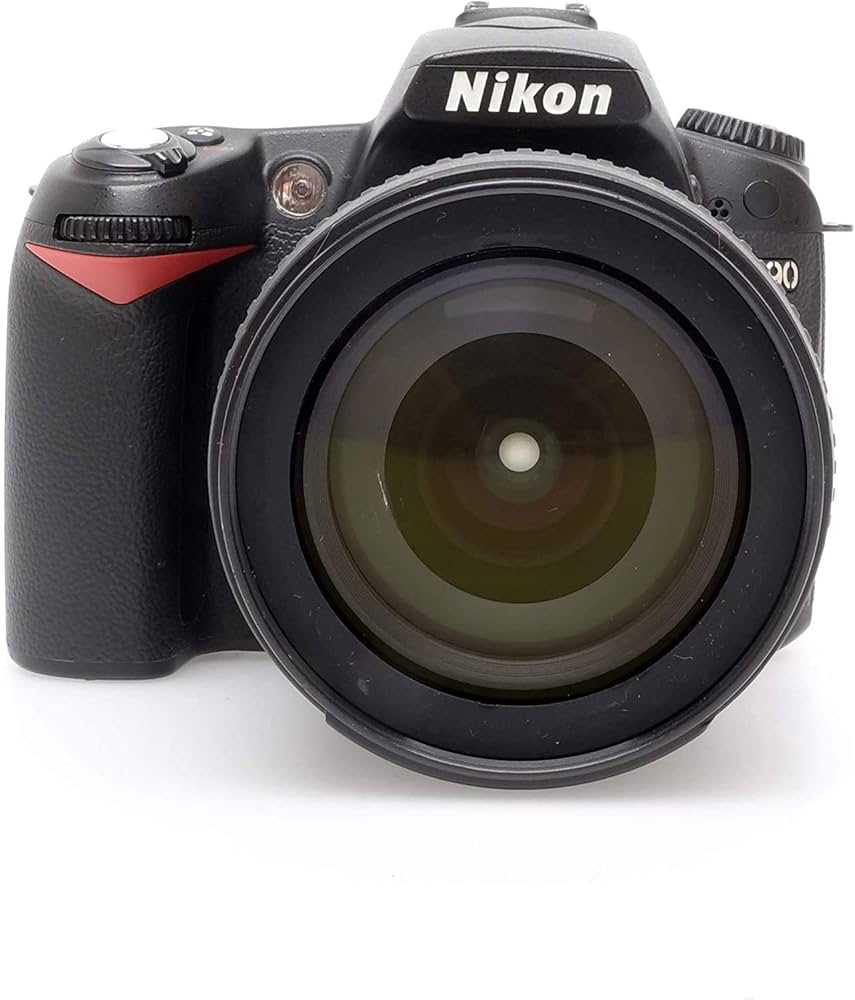 Nikon D90 + AF-S DX NIKKOR 18-105 mm VR - Digital SLR Camera
